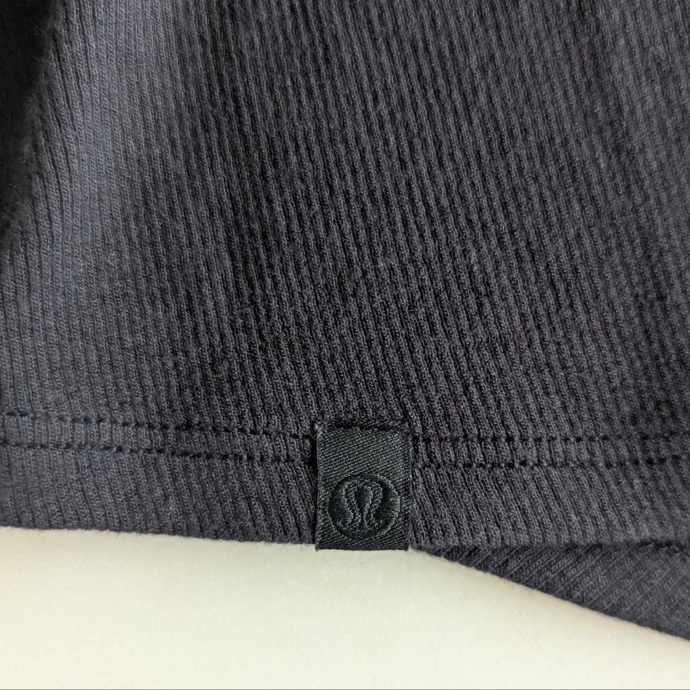 Lululemon Women's Black Hold Tight Cropped Tank Top - Picture 6 of 8